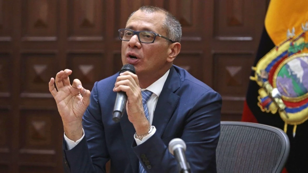 Jorge Glas, hospitalizado tras negarse a comer en prisión