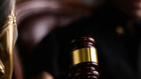 El mazo de un juez El mazo de un juez