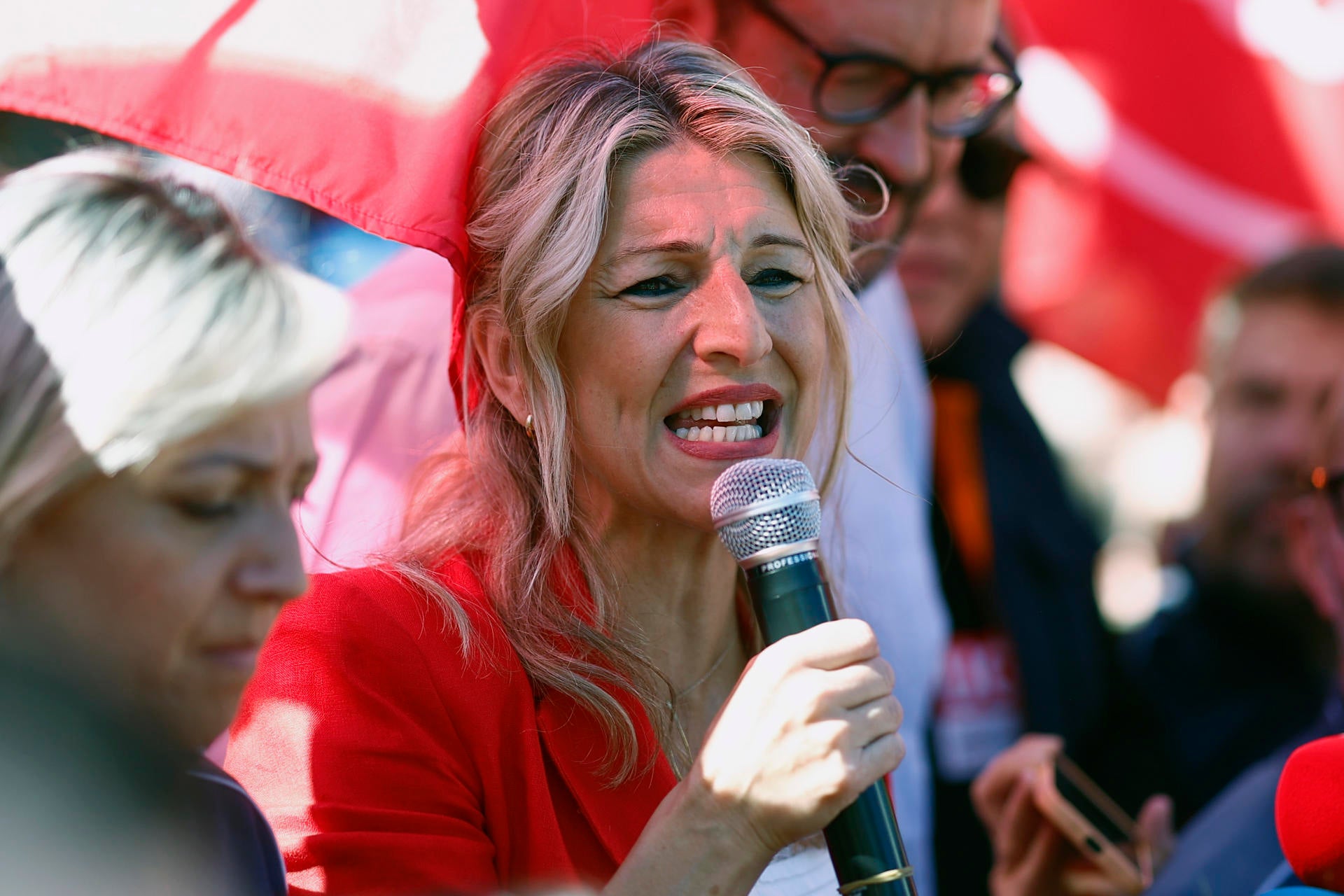 Yolanda Díaz pide a Antonio Garamendi que represente con "dignidad" a los empresarios Yolanda Díaz pide a Antonio Garamendi que represente con "dignidad" a los empresarios