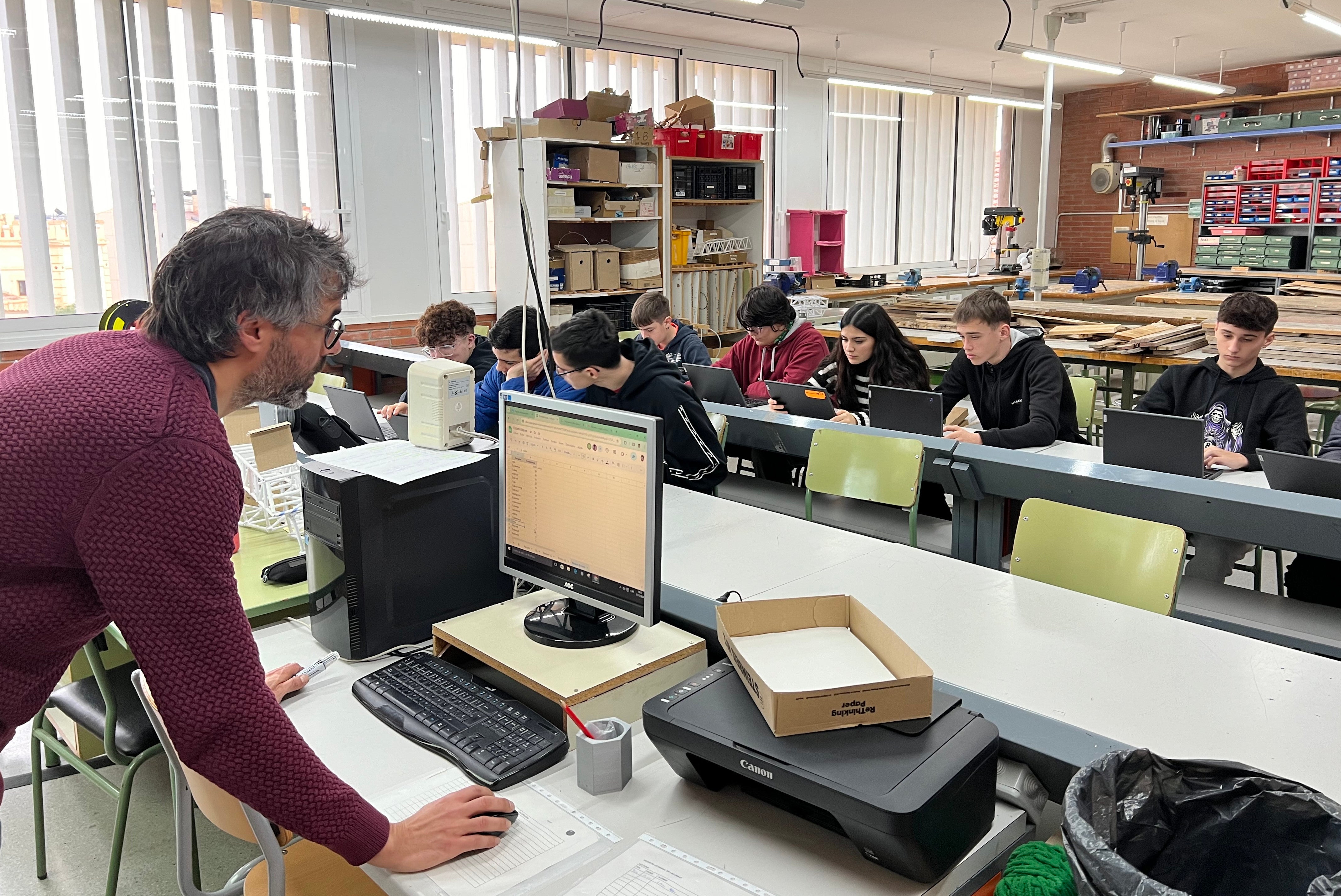 Un de cada quatre professors ha patit algun tipus de violència en l'últim any, segons un informe Un de cada quatre professors ha patit algun tipus de violència en l'últim any, segons un informe