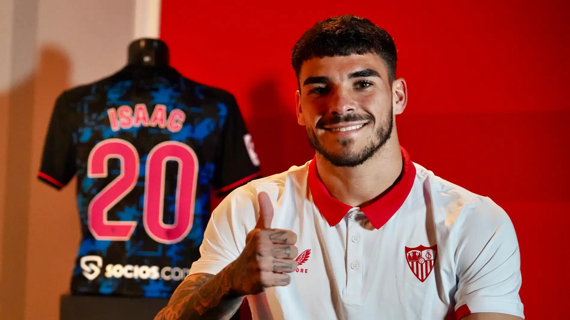 Isaac Romero rechaza la primera oferta del Sevilla