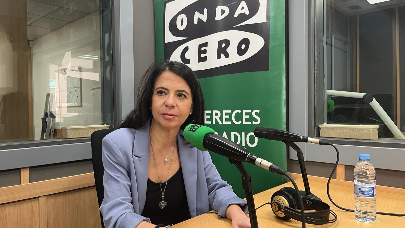 Violeta Aragón: "El Tren Litoral cuenta con estudios e informes finalizados; se empezó a plantear en 1999 con Manuel Chaves al frente de la Junta" Violeta Aragón: "El Tren Litoral cuenta con estudios e informes finalizados; se empezó a plantear en 1999 con Manuel Chaves al frente de la Junta"
