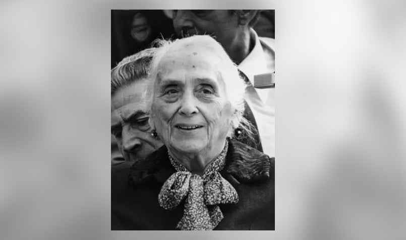 Sumar quiere que la dirigente comunista Dolores Ibarruri 'Pasionaria' tenga un cuadro en el Congreso Sumar quiere que la dirigente comunista Dolores Ibarruri 'Pasionaria' tenga un cuadro en el Congreso