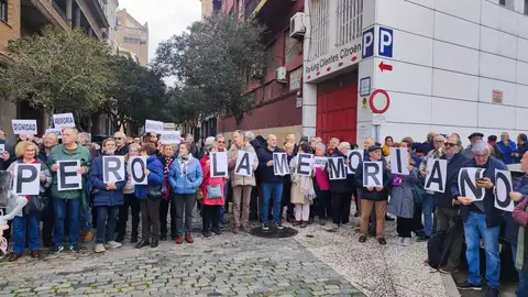 Las asociaciones memorialistas se concentraron contra la derogación de la ley Las asociaciones memorialistas se concentraron contra la derogación de la ley