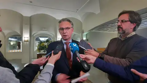El delegado del Gobierno señala que se continúa trabajando en la Declaración de Impacto Medioambiental referida a los trabajos de eliminación del nenúfar El delegado del Gobierno señala que se continúa trabajando en la Declaración de Impacto Medioambiental referida a los trabajos de eliminación del nenúfar