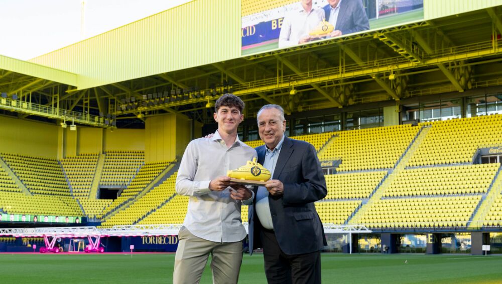 Pau Navarro junto a Roig