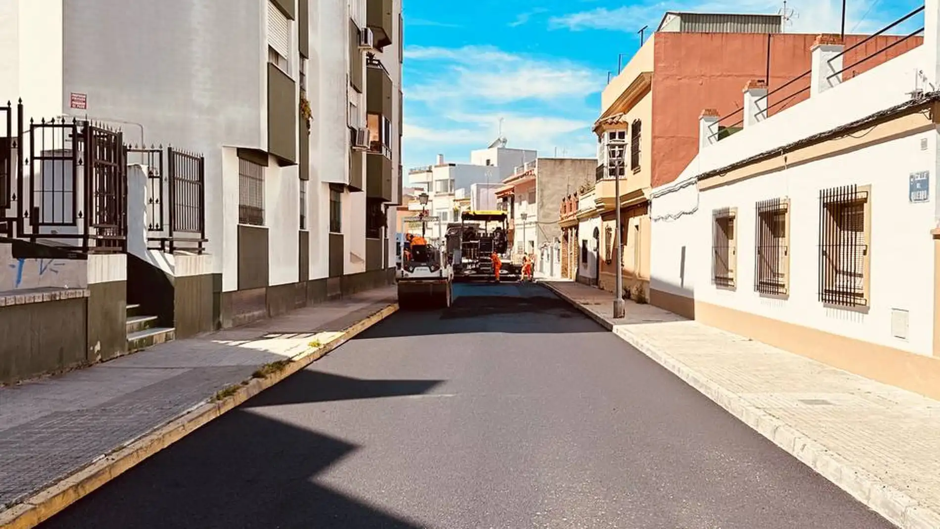 Una de las calles asfaltadas en El Puerto de Santa María