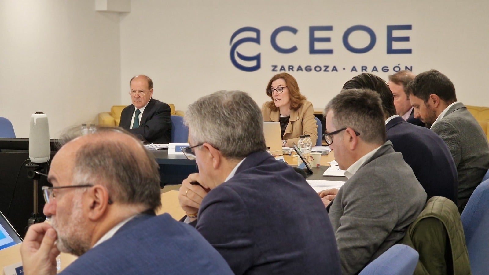 La escasez de mano de obra y el lento crecimiento de las inversiones preocupan a CEOE La escasez de mano de obra y el lento crecimiento de las inversiones preocupan a CEOE