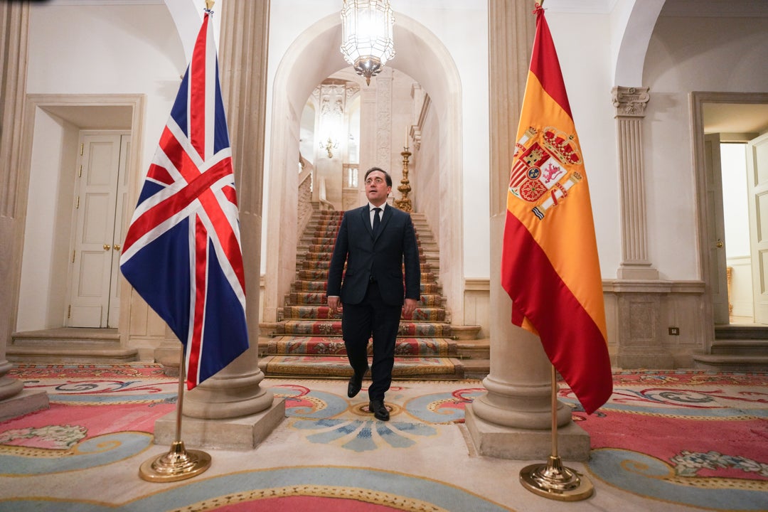 Albares, Cameron y la UE abordan en Bruselas las cuestiones más complejas sobre Gibraltar Albares, Cameron y la UE abordan en Bruselas las cuestiones más complejas sobre Gibraltar