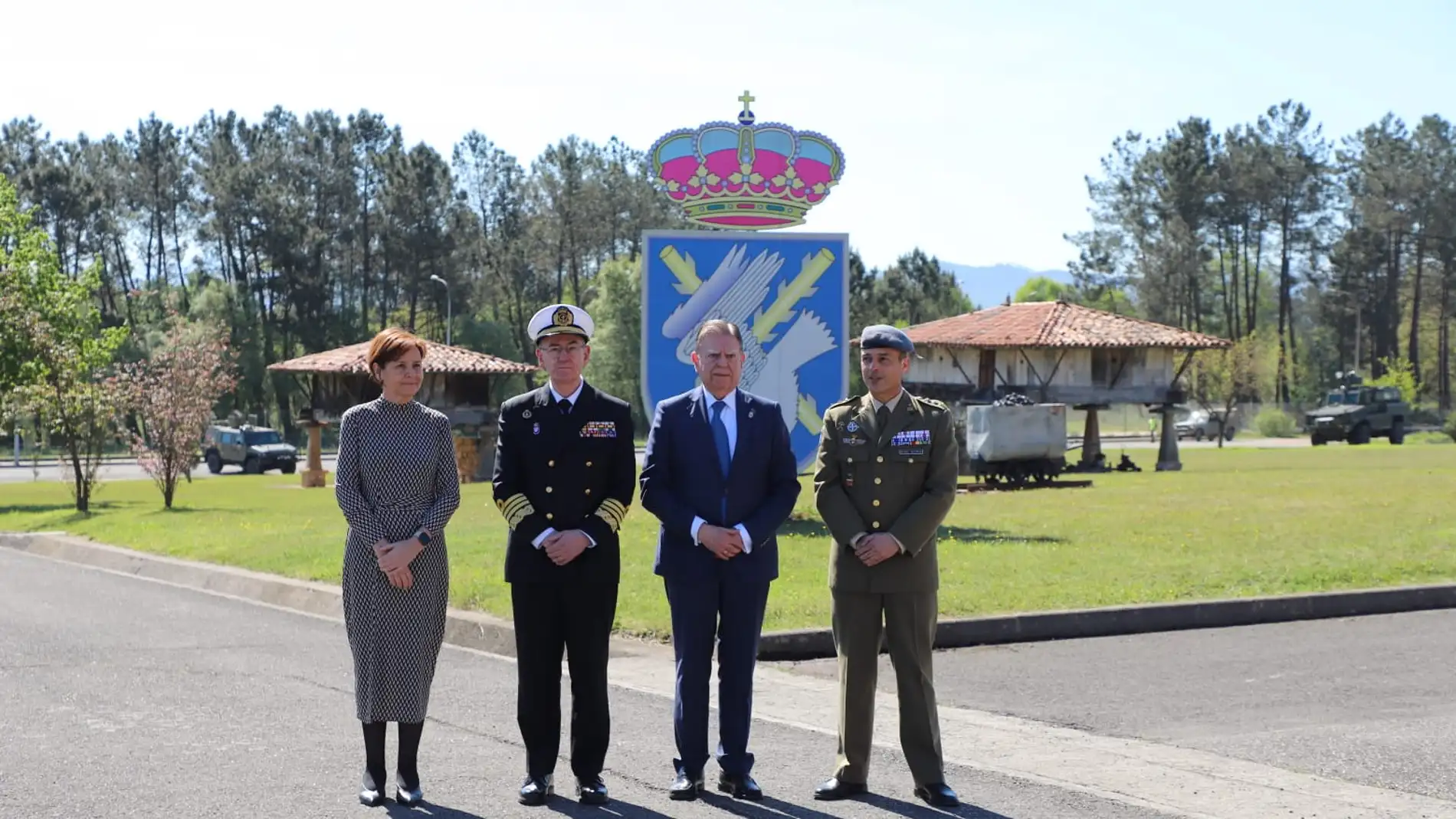 El Jefe del JEMAD Teodoro Esteban López presenta en Cabo Noval el Día de las Fuerzas Armadas junto a los alcaldes de Oviedo, Canteli y de Gijón, Moriyón