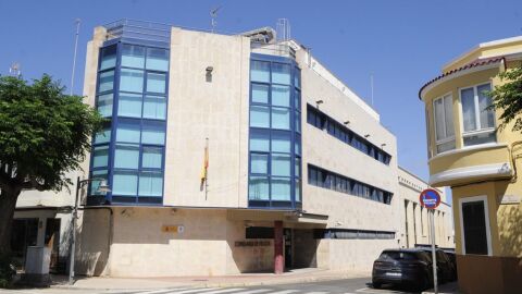 Imagen de la comisaría de la Policía Nacional en Ciutadella. 