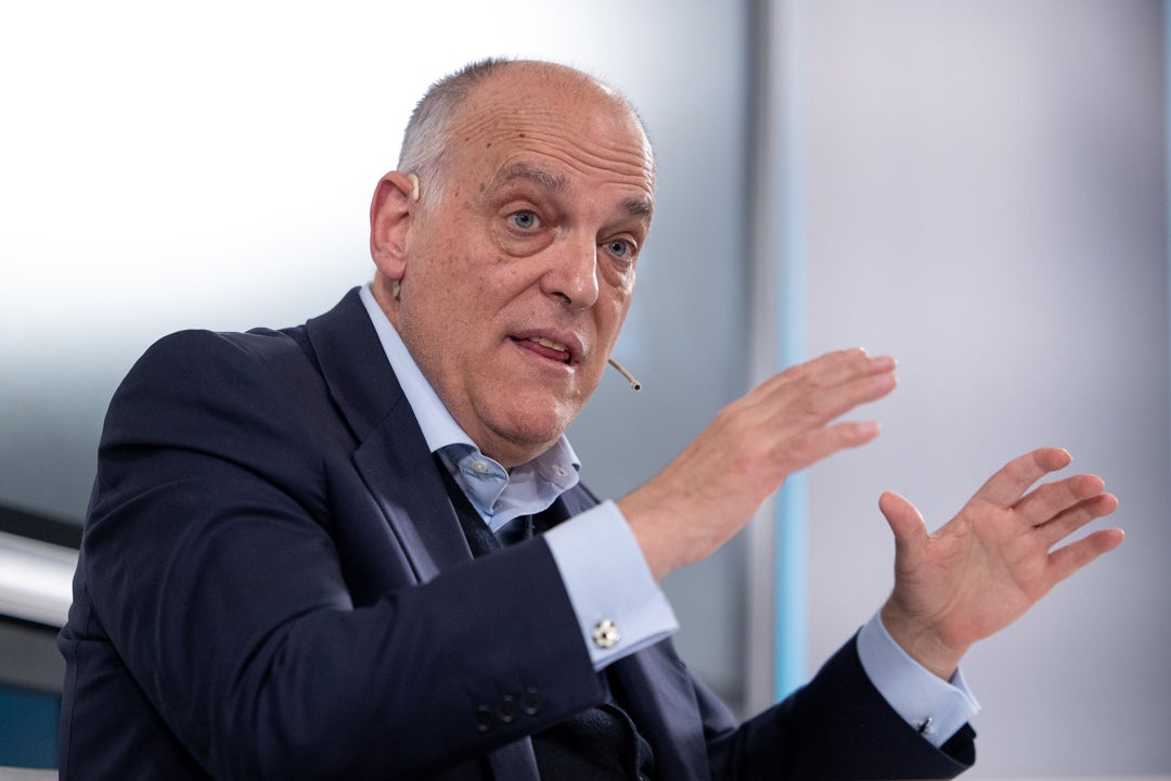 Tebas: "Hay mil mejor que Rocha, pero no puede ganar otro" Tebas: "Hay mil mejor que Rocha, pero no puede ganar otro"