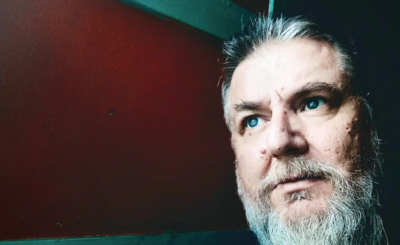 Maxi Areñes: "El nuevu discu de Fontoria ye una autobiografía, memories d'infancia " Maxi Areñes: "El nuevu discu de Fontoria ye una autobiografía, memories d'infancia "