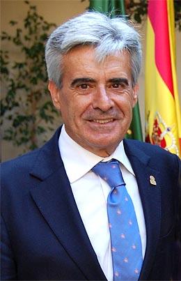 El extremeño Pedro Rocha presenta 107 avales, el 77 por ciento del total para su candidatura a presidir la RFEF El extremeño Pedro Rocha presenta 107 avales, el 77 por ciento del total para su candidatura a presidir la RFEF