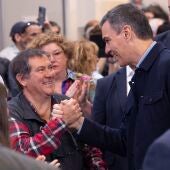 El presidente del Gobierno y secretario general del PSOE, Pedro Sánchez, ha vuelto a intervenir este sábado en la campaña vasca con un acto electoral en San Sebastián en el que arropará al candidato a lehendakari, Eneko Andueza.. 