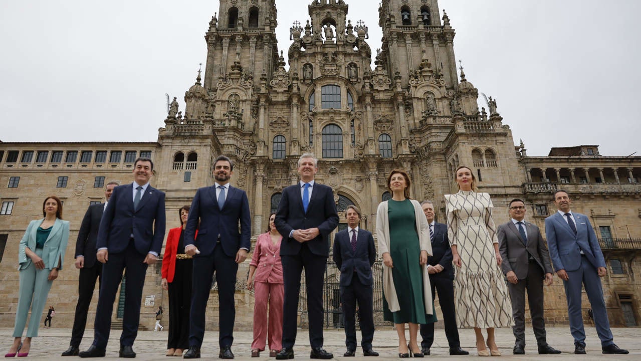 Alfonso Rueda encarga a su nuevo gobierno que «supere a los anteriores» Alfonso Rueda encarga a su nuevo gobierno que «supere a los anteriores»
