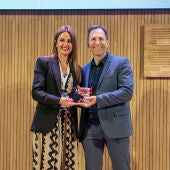 La ilicitana Esther Guilabert, recogiendo el premio de la MPI Iberian Chapter