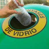 Reciclaje de vidrio. Reciclaje de vidrio.