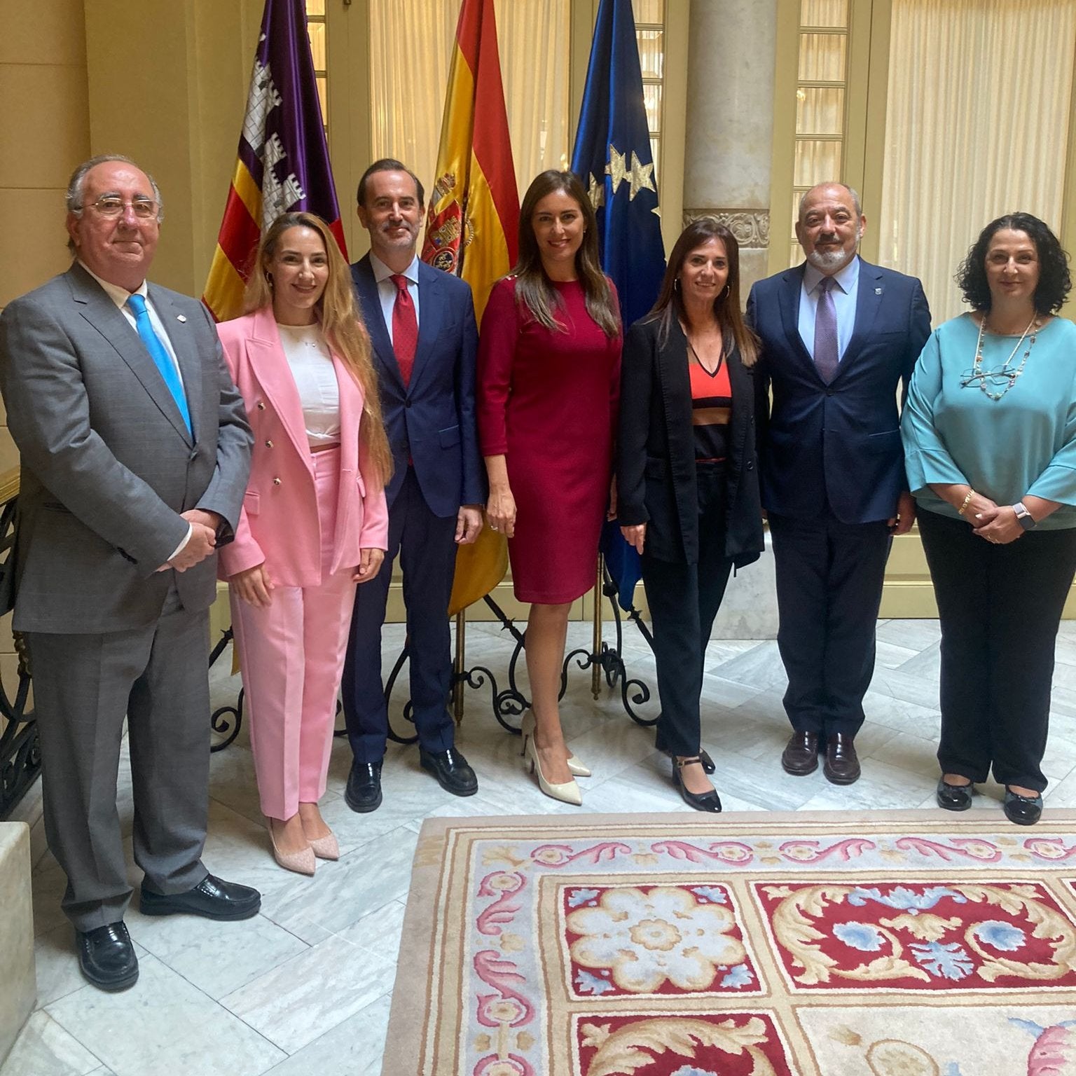 Tensión en Vox: Idoia Ribas niega estar detrás de la denuncia a Manuela Cañadas Tensión en Vox: Idoia Ribas niega estar detrás de la denuncia a Manuela Cañadas