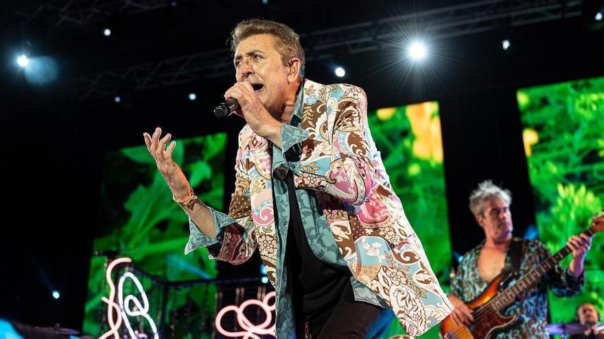 Manolo García torna al Palau Sant Jordi i juga a casa Manolo García torna al Palau Sant Jordi i juga a casa