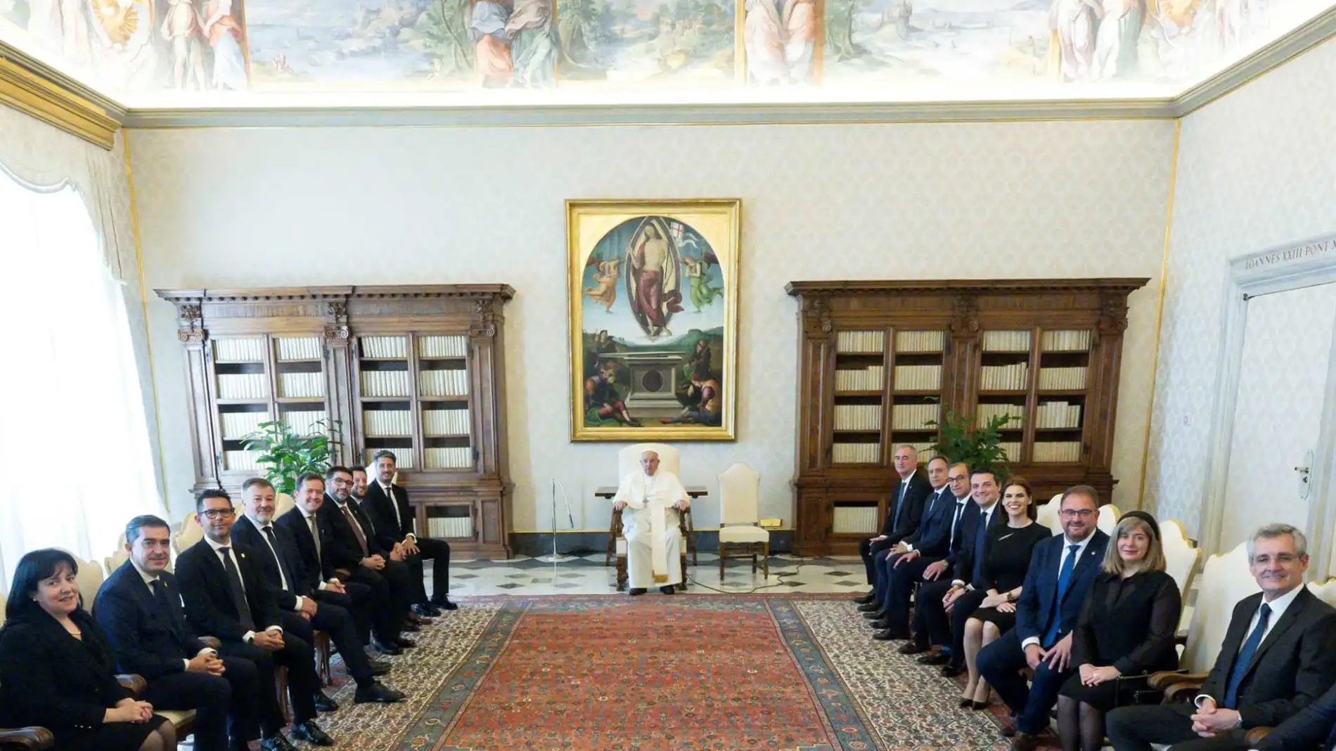 Mateos y Osuna recibidos en audiencia privada por el Papa Francisco junto a los alcaldes del Grupo de Ciudades Patrimonio de España