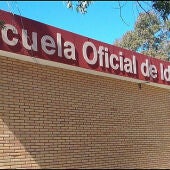 Profesorado y alumnos de la EOI de Torrevieja rechazan el recorte de más de 700 plazas
