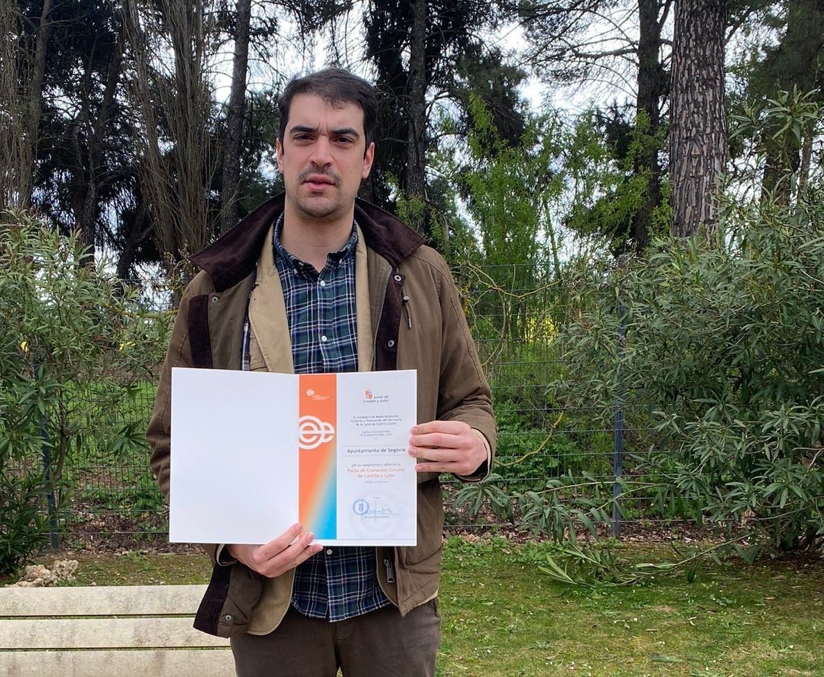 El Pacto de Economía Circular suscrito por el Ayuntamiento obligará a aumentar el reciclado El Pacto de Economía Circular suscrito por el Ayuntamiento obligará a aumentar el reciclado