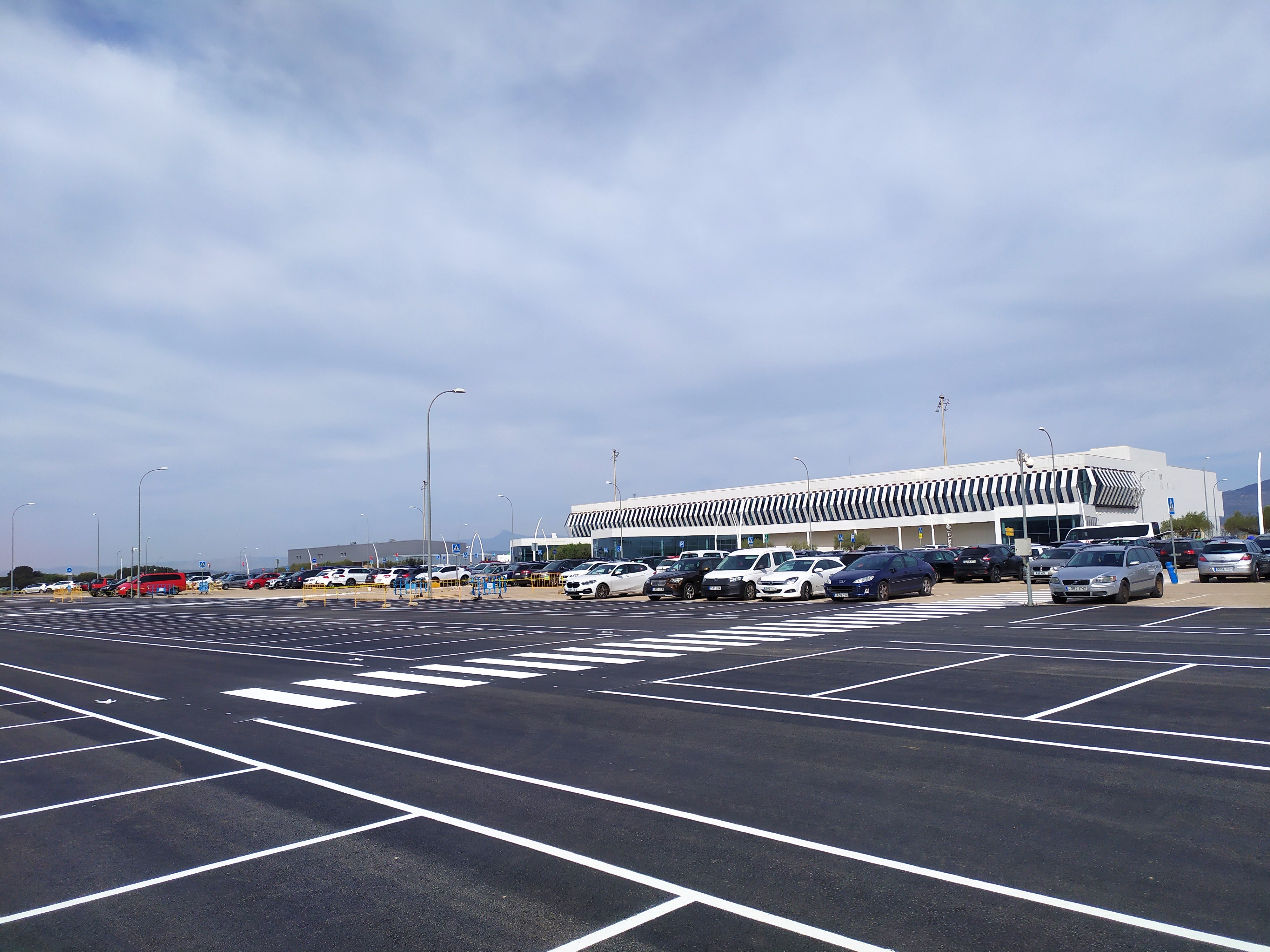 El Aeropuerto de Castellón amplía a 500 plazas la capacidad del parking El Aeropuerto de Castellón amplía a 500 plazas la capacidad del parking