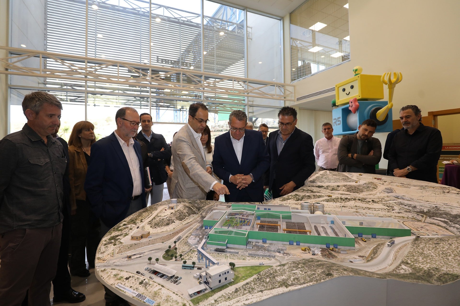 La planta de residuos Las Marinas en El Campello se prepara para recibir visitas medioambientales La planta de residuos Las Marinas en El Campello se prepara para recibir visitas medioambientales