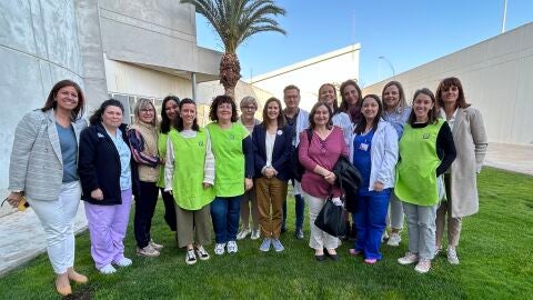 Voluntarias de Amamanta y especialistas del Hospital de la Ribera
