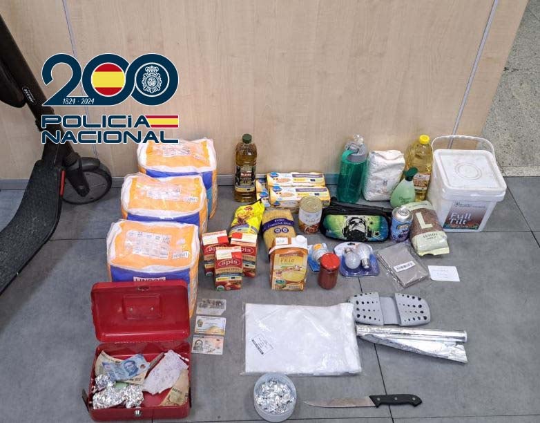 Dos detenidos en Mérida con 69 papelinas de cocaína y heroína que vendían en un sótano Dos detenidos en Mérida con 69 papelinas de cocaína y heroína que vendían en un sótano