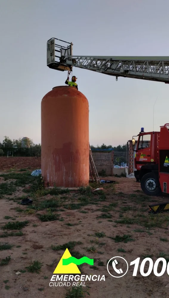 Labores de rescate de los bomberos