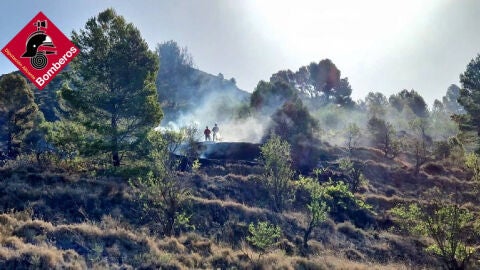 Efectivos de extinción en Tárbena Efectivos de extinción en Tárbena