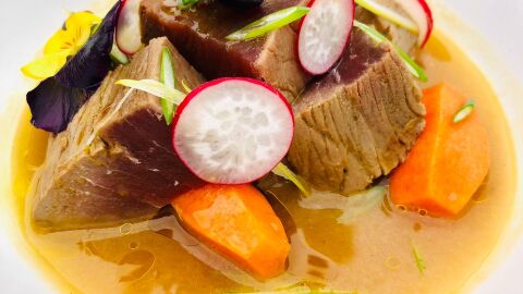at&uacute;n rojo de almadraba en escabeche