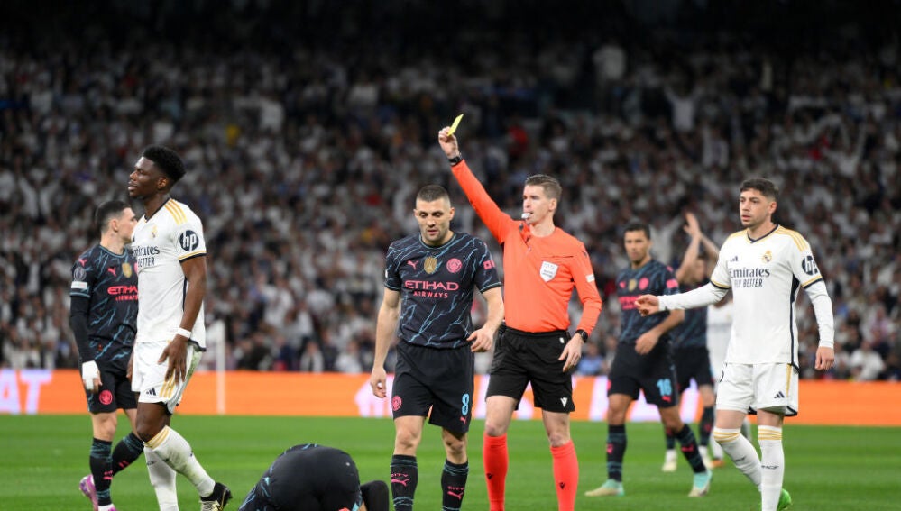 Tchouaméni ve la cartulina amarilla en el Real Madrid - Manchester City y no estará en la vuelta