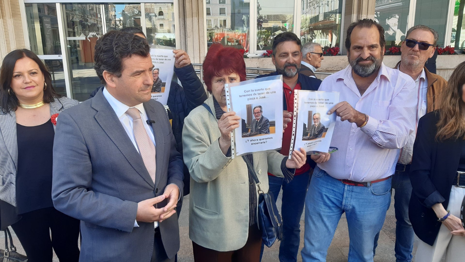 VOX pide la libertad para el culpable del homicidio de La Atalaya: "Lomas se defendió a sí mismo y a su propiedad" VOX pide la libertad para el culpable del homicidio de La Atalaya: "Lomas se defendió a sí mismo y a su propiedad"