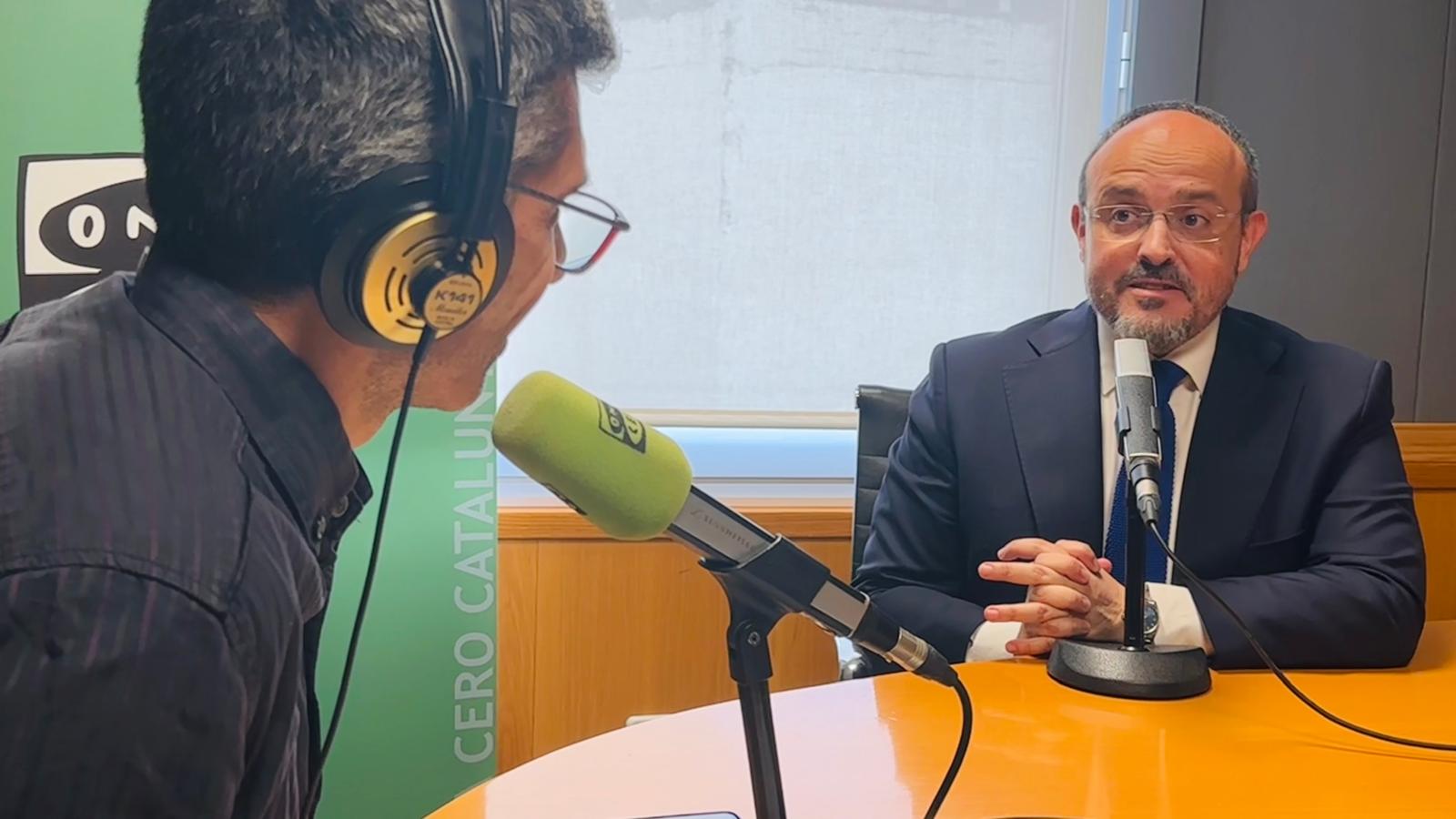 Alejandro Fernández (PP): "El suport a Illa no seria gratia et amore. Han de trencar amb el separatisme a Catalunya i a Madrid" Alejandro Fernández (PP): "El suport a Illa no seria gratia et amore. Han de trencar amb el separatisme a Catalunya i a Madrid"