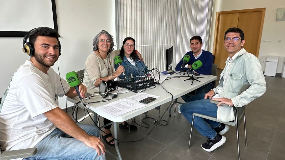 Jorge Mar&iacute;n, Concha Montes, Ana Umbr&iacute;a, Juan Luis Villal&oacute;n y Javier Martos en Casares