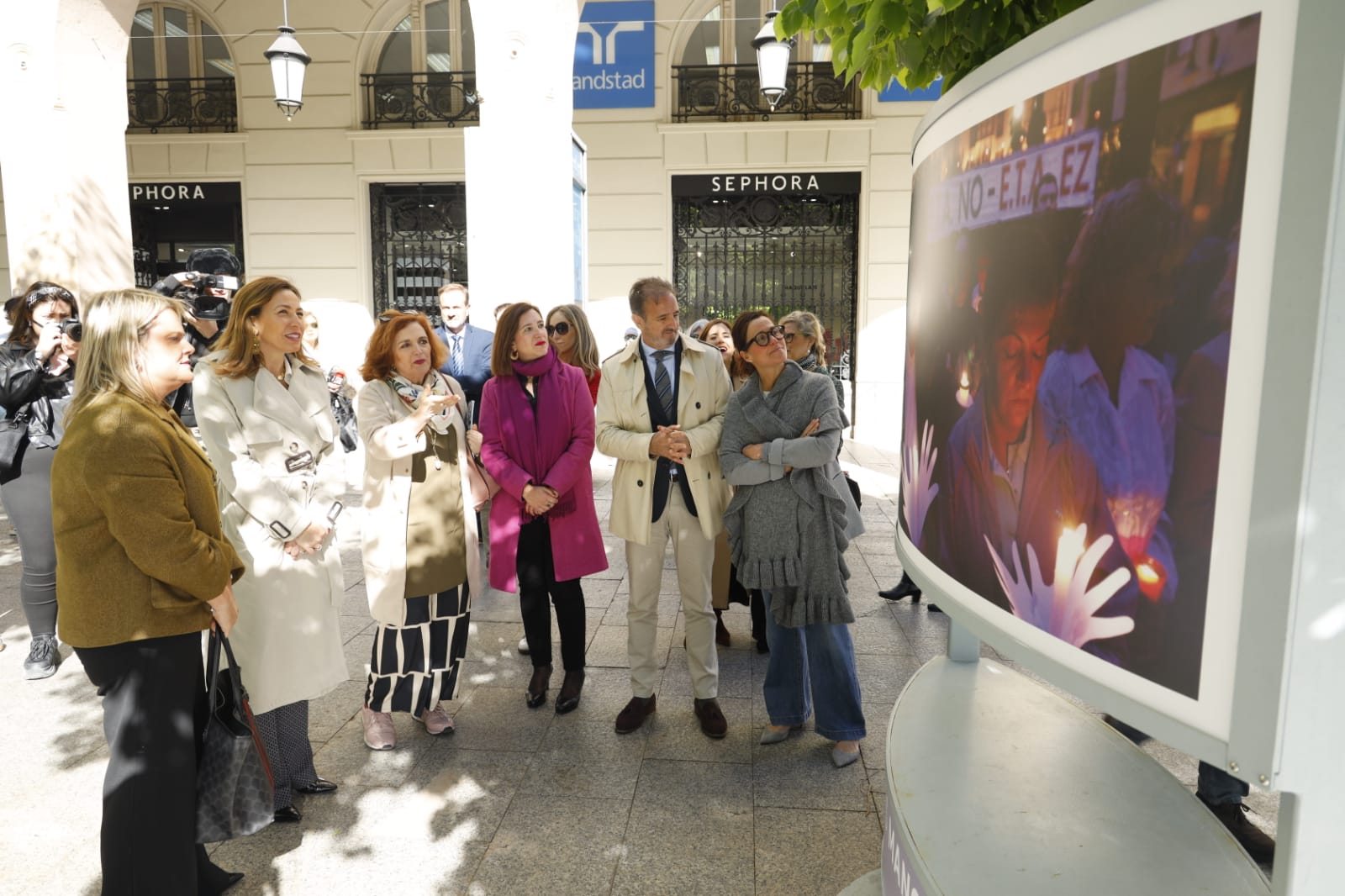 Una exposición en las calles de Zaragoza en homenaje a las víctimas de ETA Una exposición en las calles de Zaragoza en homenaje a las víctimas de ETA
