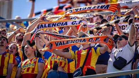 Los valencianistas agotan en veinte minutos las entradas para la visita al FC Barcelona