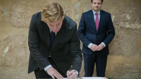 El alcalde Ignacio Gragera firma el convenio de colaboración con la Junta de Extremadura para reabrir la Aspex. El alcalde Ignacio Gragera firma el convenio de colaboración con la Junta de Extremadura para reabrir la Aspex.