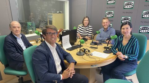 De izq. a dcha.: Jos&eacute; Ru&iacute;z, Juan de Dios Navarro, Esther D&iacute;ez, Mariano Valera y Mayte Vilaseca