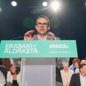 El candidato de EH Bildu, Pello Otxandiano, durante un acto de campaña