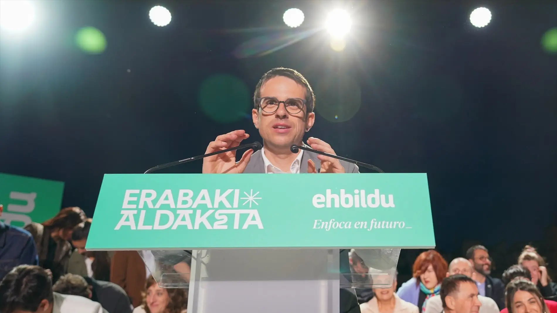 El candidato de EH Bildu, Pello Otxandiano, durante un acto de campaña