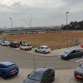 Coches mal aparcado en los alrededores del Hospital de La Ribera Coches mal aparcado en los alrededores del Hospital de La Ribera