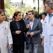 La ministra de Sanidad, Mónica García, y el conseller de Sanidad, Marciano Gómez, visitan el Hospital Clínic de València