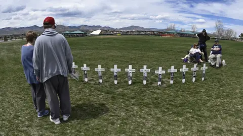 25 años de Columbine: la masacre que puso en primera línea el debate sobre las armas de fuego en EEUU 25 años de Columbine: la masacre que puso en primera línea el debate sobre las armas de fuego en EEUU