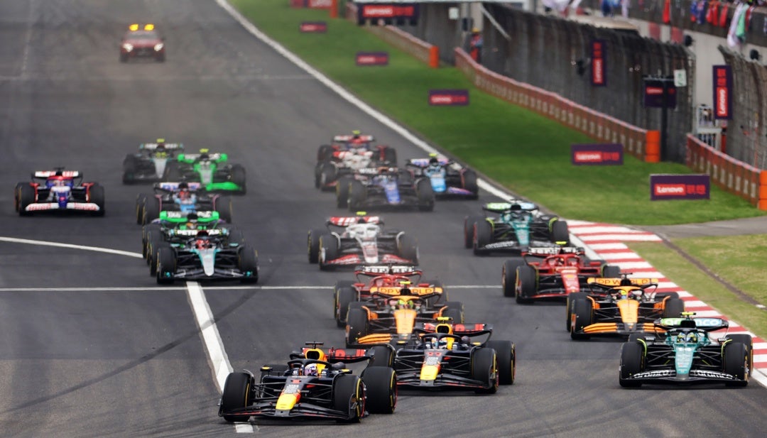 Max Verstappen se hace con la victoria en el Gran Premio de China, con Pérez tercero Max Verstappen se hace con la victoria en el Gran Premio de China, con Pérez tercero
