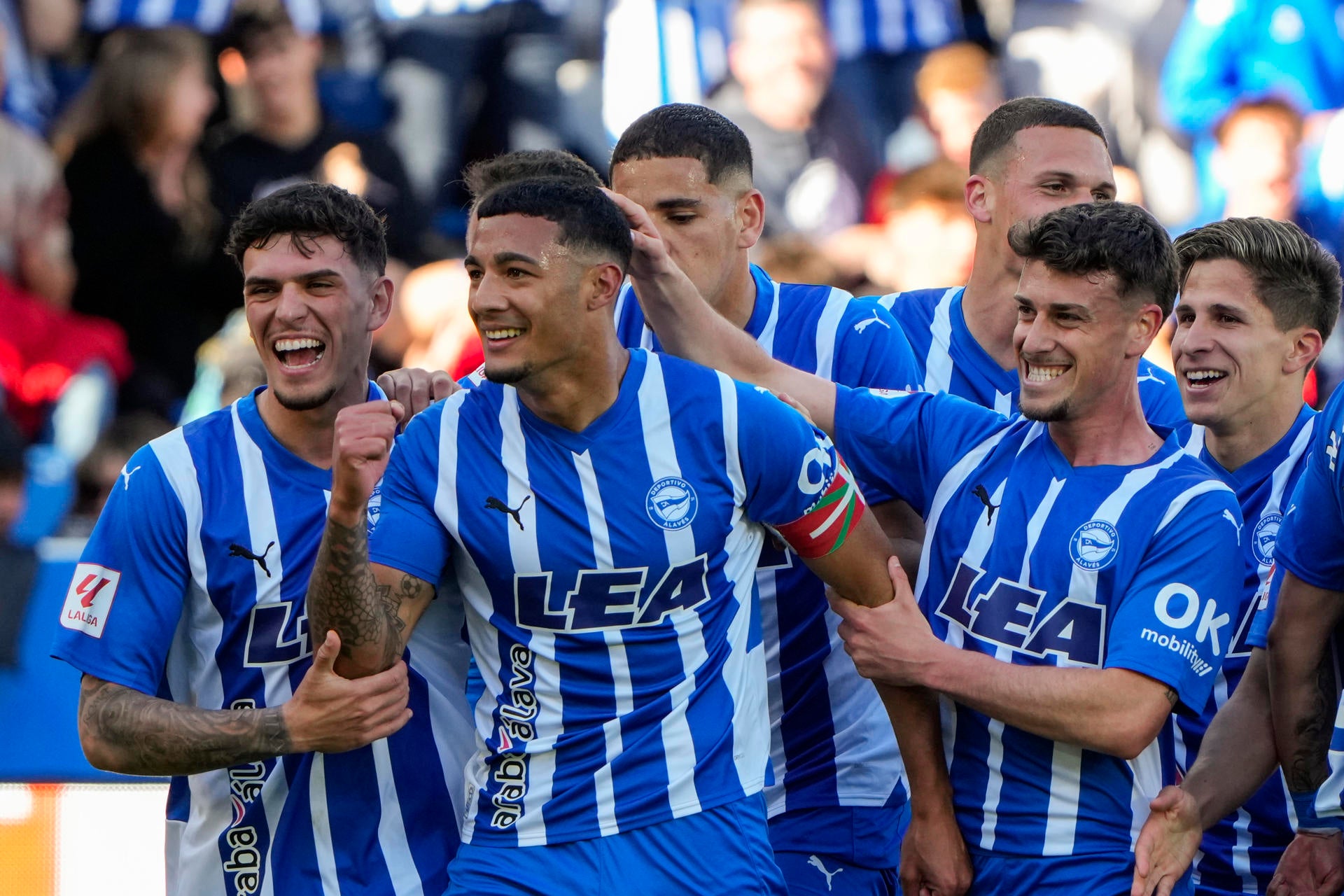 El Atlético consuma un nuevo descalabro fuera de casa y cae ante el Alavés El Atlético consuma un nuevo descalabro fuera de casa y cae ante el Alavés