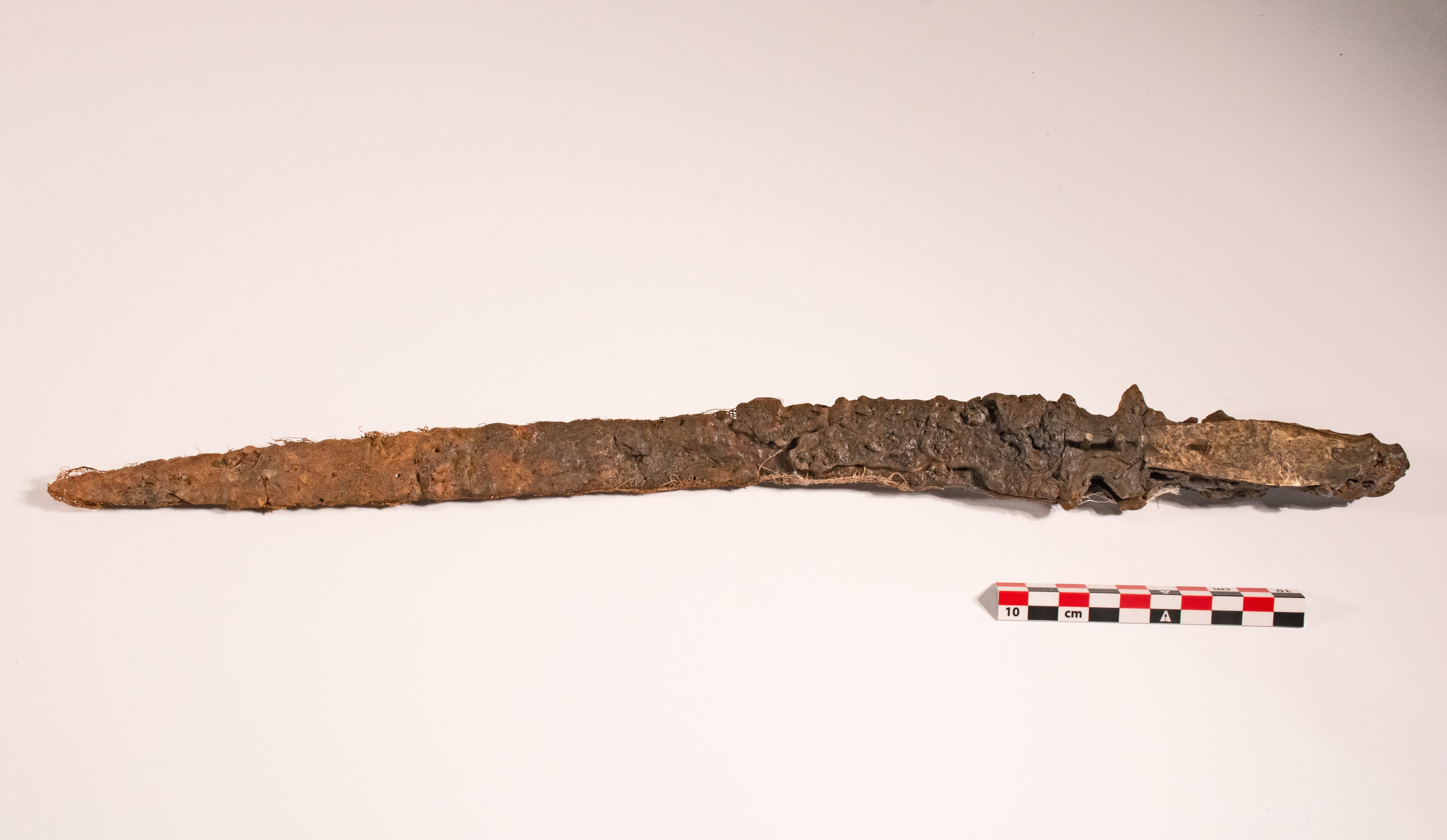 La “excalibur valenciana”: una espada islámica que fue hallada clavada en una fosa La “excalibur valenciana”: una espada islámica que fue hallada clavada en una fosa